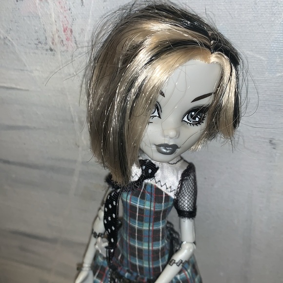 Rare Monster High Frankie Stien G1 2010 with makeover - Picture 1 of 13